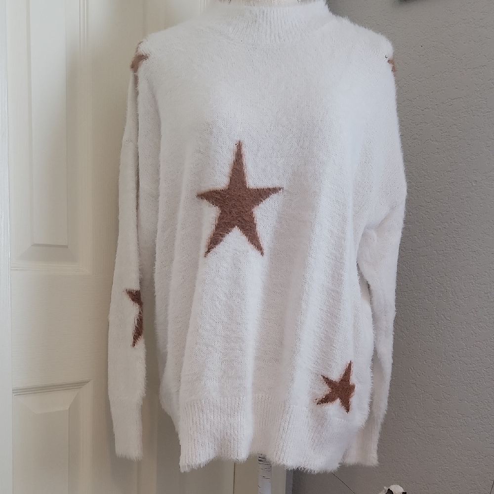 Vesti White Sweater with Brown Stars
